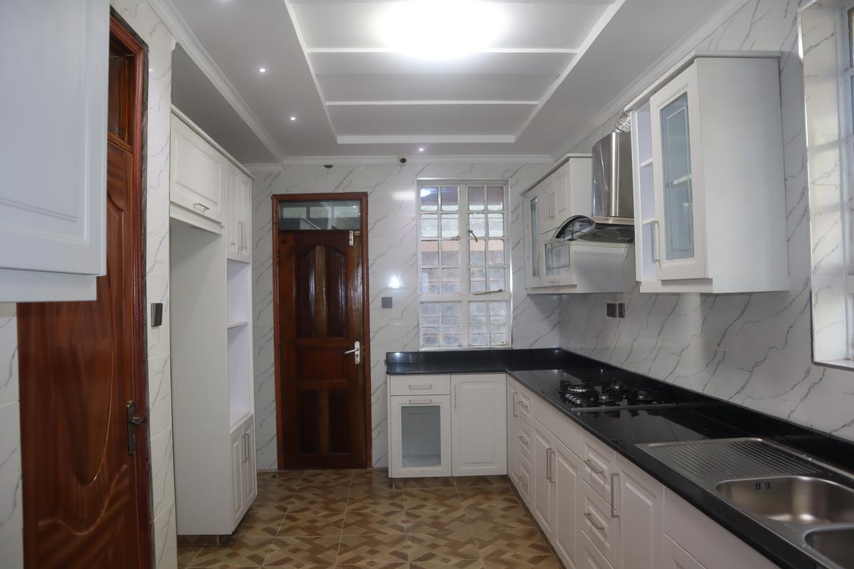 4 Bed House with En Suite at Mitikenda Area - 6