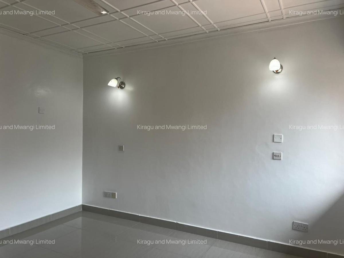 4 Bed Townhouse with En Suite at James Gichuru Road - 16