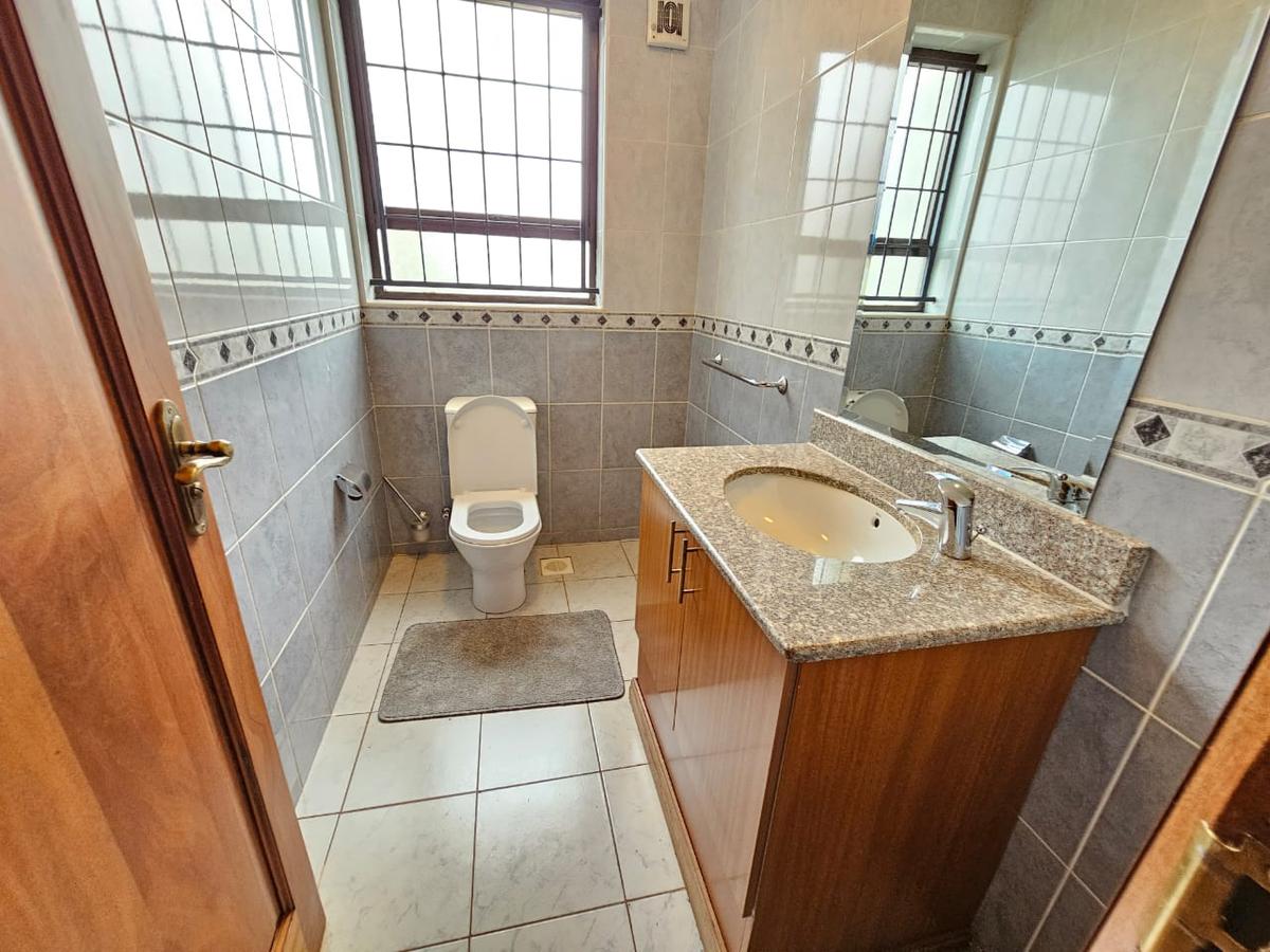 4 Bed Townhouse with En Suite at Runda - 14