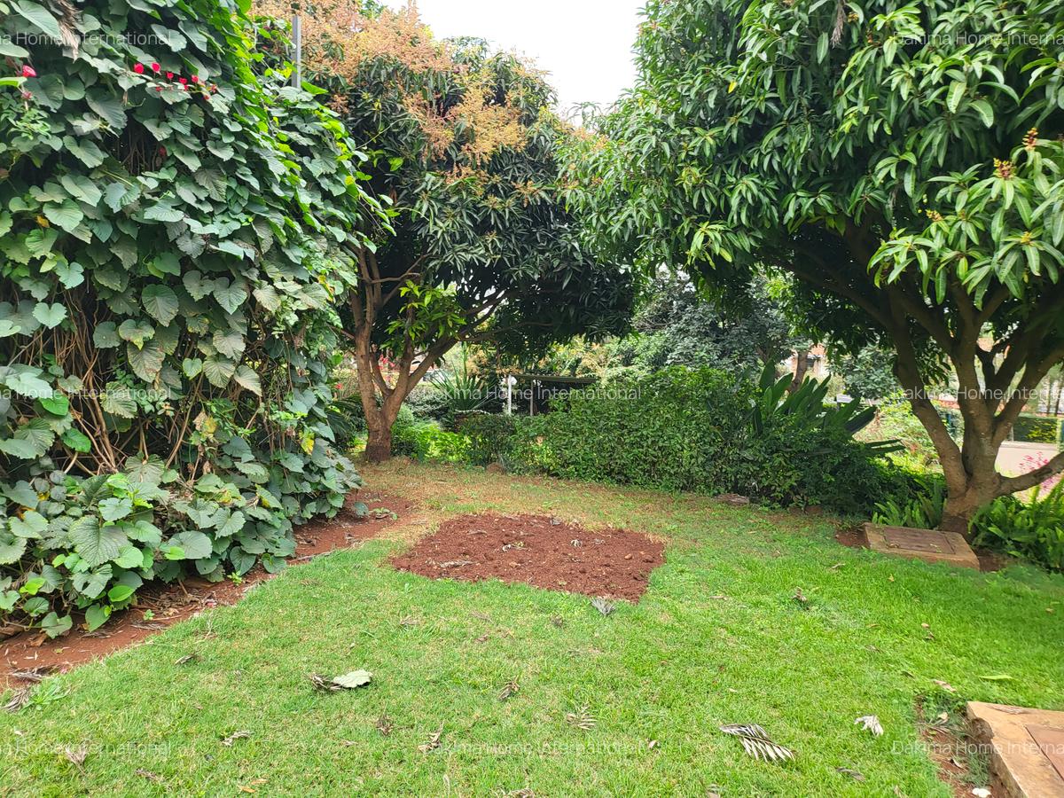 4 Bed Townhouse with En Suite in Rosslyn - 15