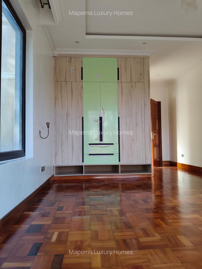 6 Bed House with En Suite at Kephis - 17
