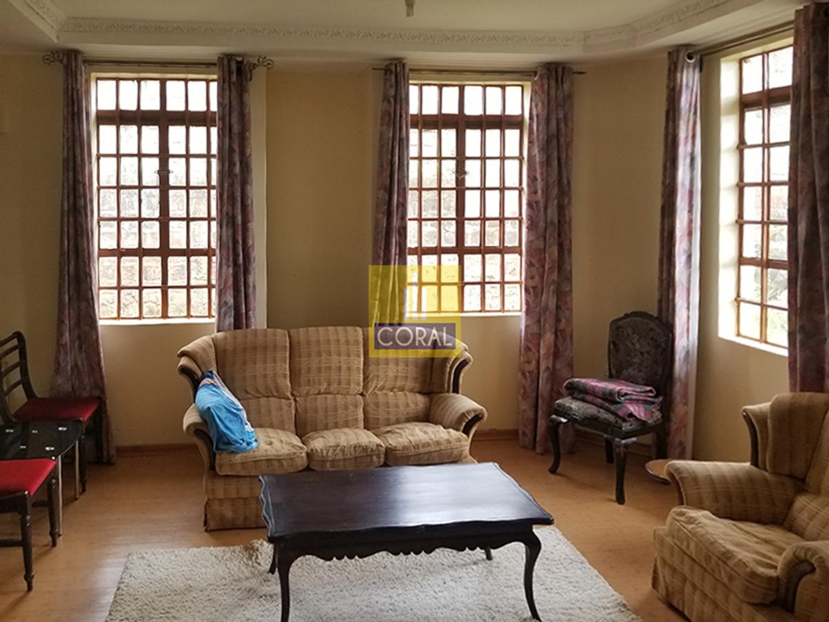 4 Bed House with Garden in Banana - 2