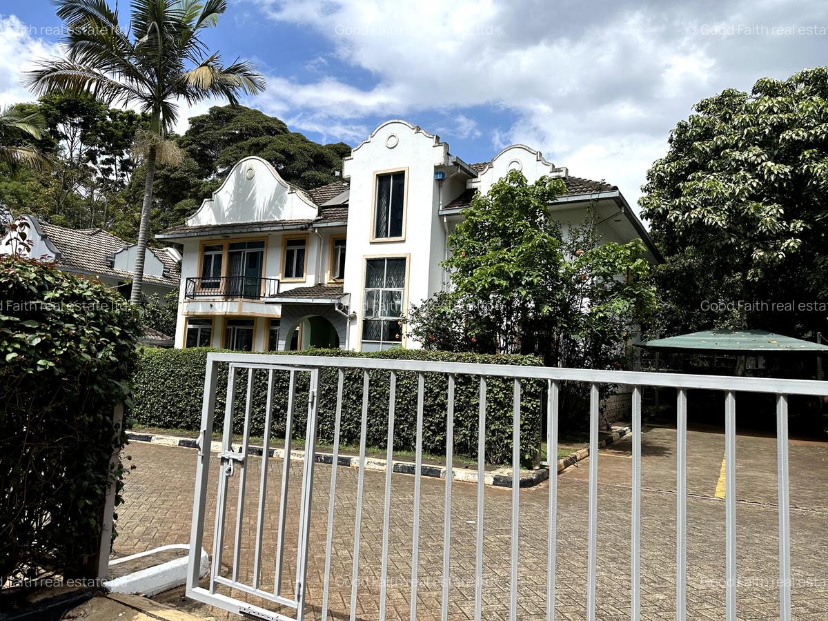 4 Bed Townhouse with En Suite in Lavington - 2