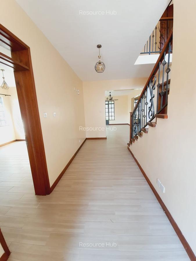 4 Bed Townhouse with En Suite at Riverside - 8