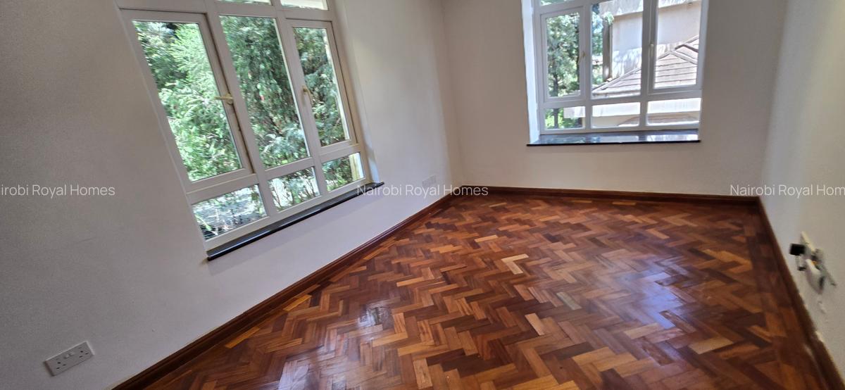 5 Bed Townhouse with En Suite at Lavington Green - 20