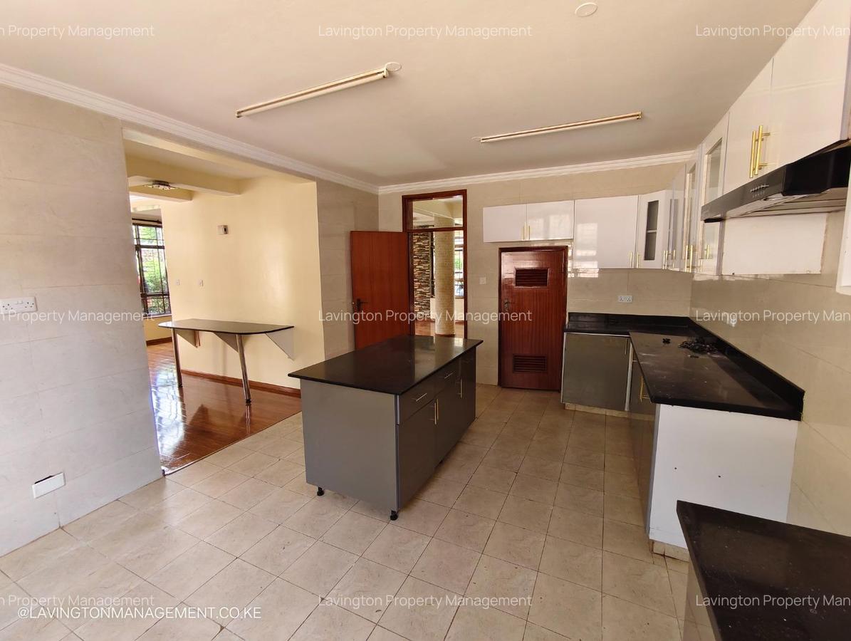 5 Bed Townhouse with En Suite at Lavington Green - 7