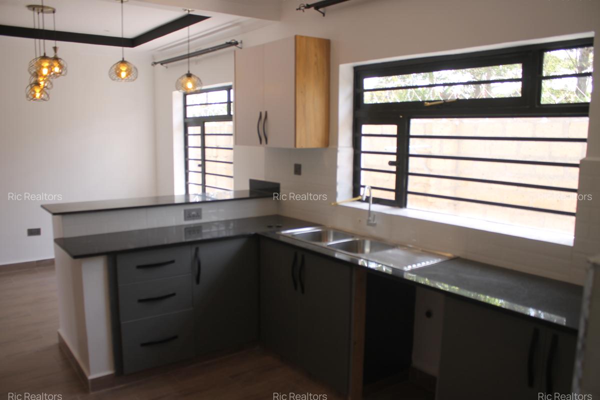 3 Bed House with En Suite at Merisho Road - 11