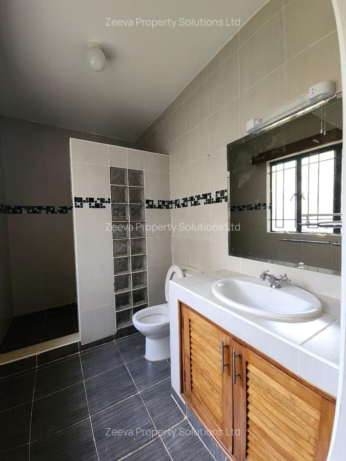 4 Bed Apartment with En Suite in Lavington - 11