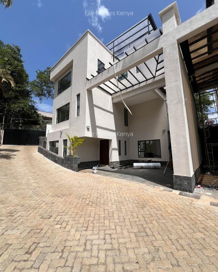 5 Bed Townhouse with En Suite at Lavington Manyani - 1