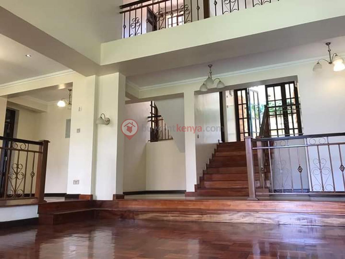 4 Bed Townhouse with En Suite in Rosslyn - 19