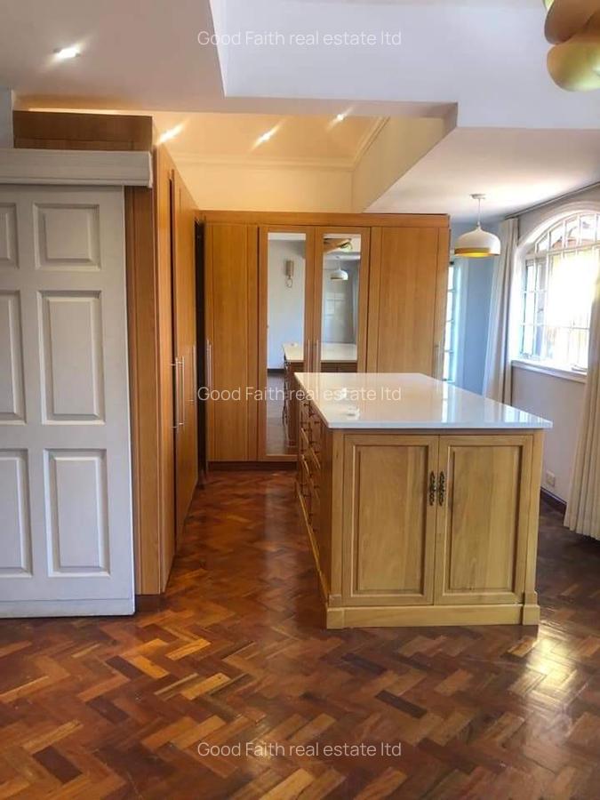 5 Bed Villa with En Suite in Runda - 8