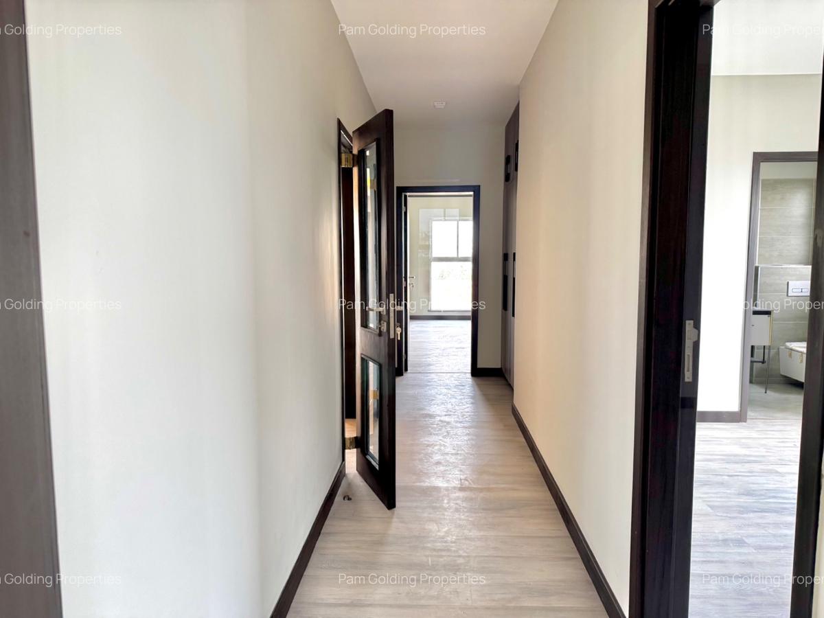 3 Bed Apartment with En Suite in Riverside - 12