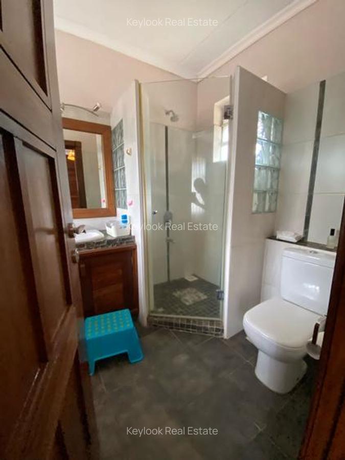 4 Bed Townhouse with En Suite at Peponi Road - 16