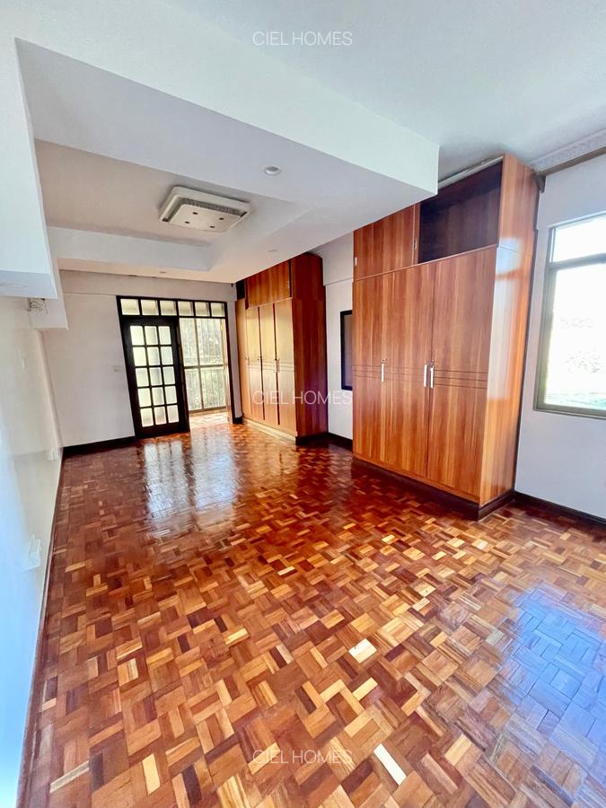 3 Bed Apartment with En Suite at Wood Avenue - 16