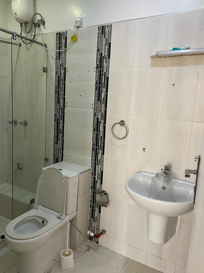 Serviced 3 Bed Apartment with En Suite at Tudor - 7