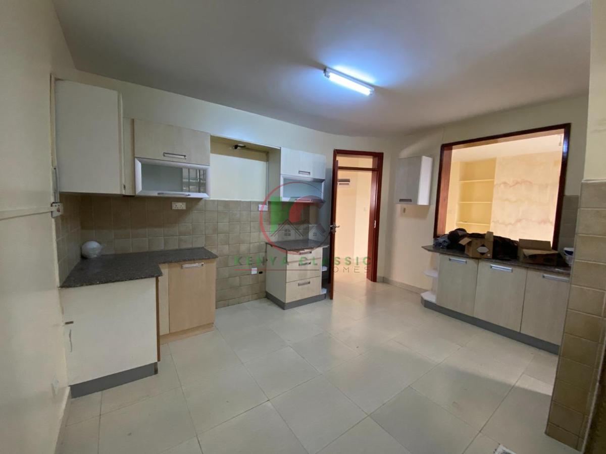 3 Bed Apartment with En Suite in Lavington - 4