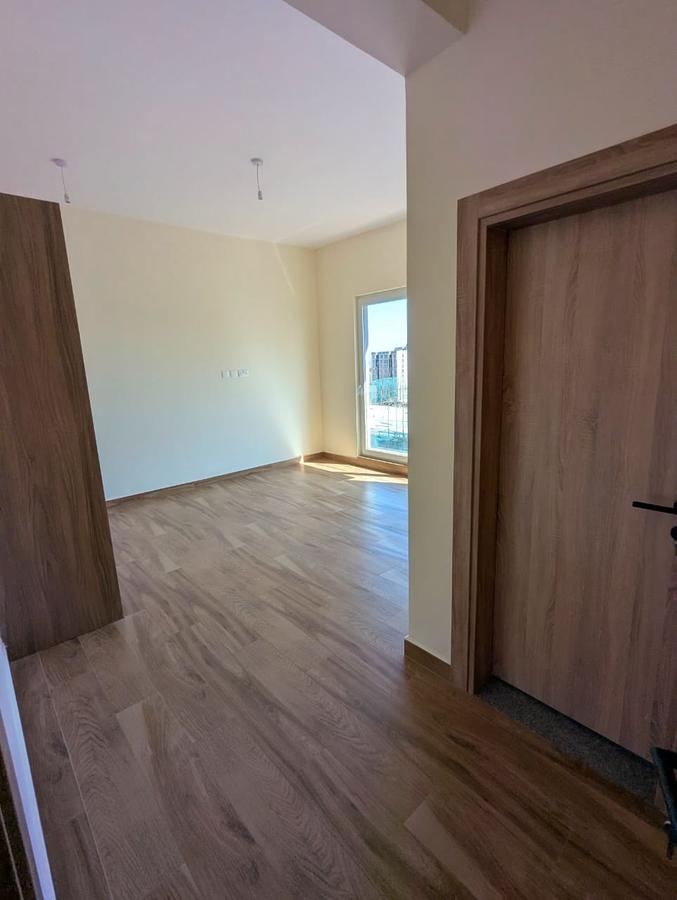 4 Bed Apartment with En Suite in Parklands - 8