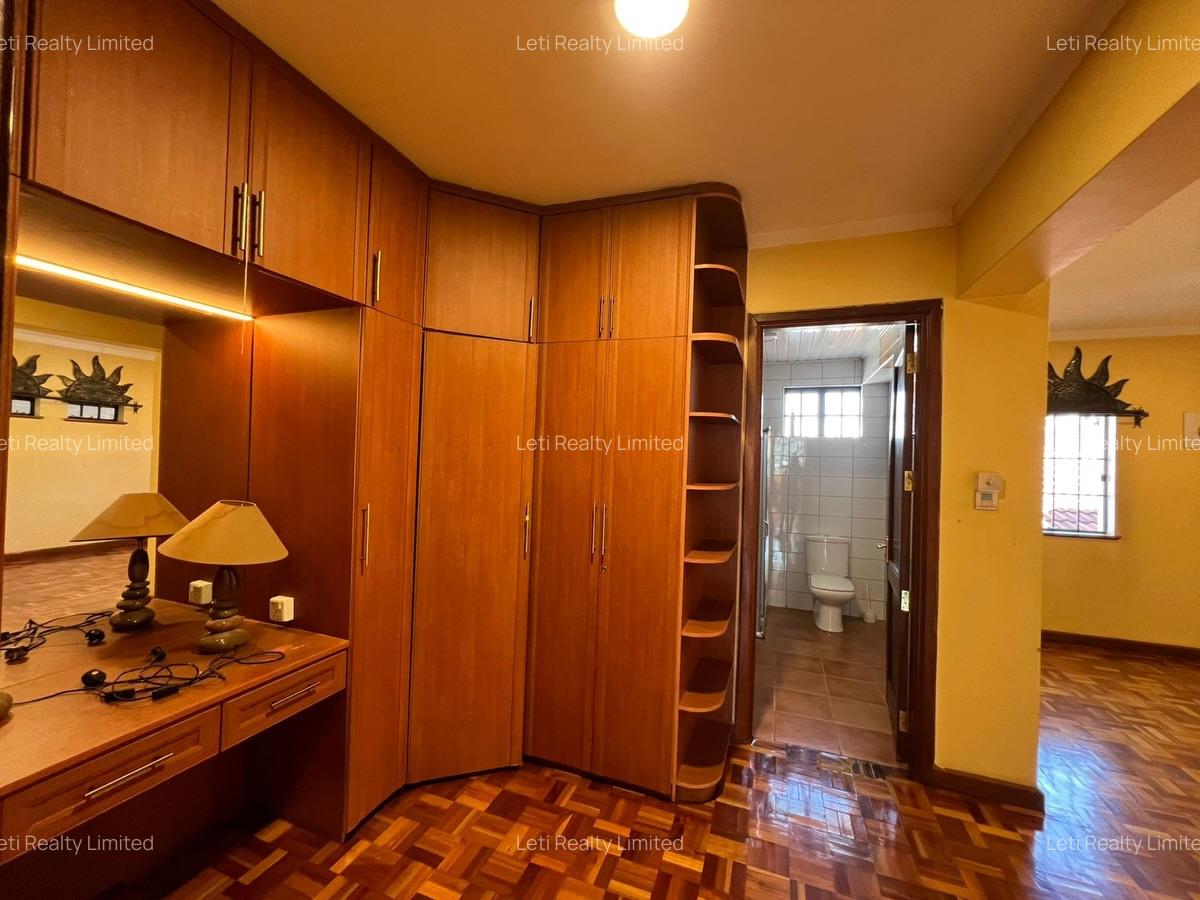 4 Bed Townhouse with En Suite in Westlands Area - 12