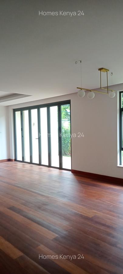 4 Bed Townhouse in Rosslyn - 6