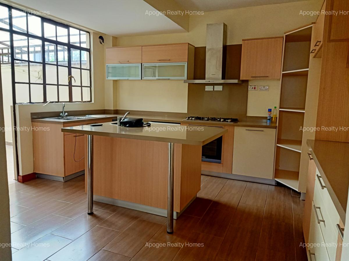 4 Bed House with En Suite at Garden Estate Road - 7