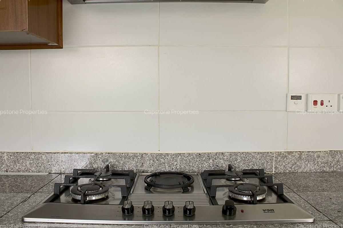 4 Bed Townhouse with En Suite in Runda - 14