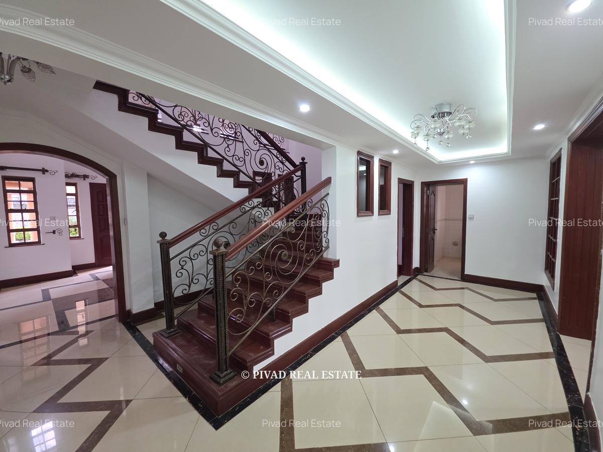 5 Bed House with Swimming Pool in Runda - 3