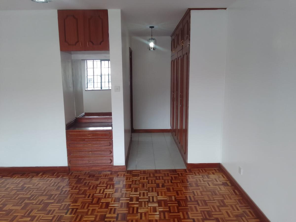 4 Bed Townhouse with En Suite in Westlands Area - 16