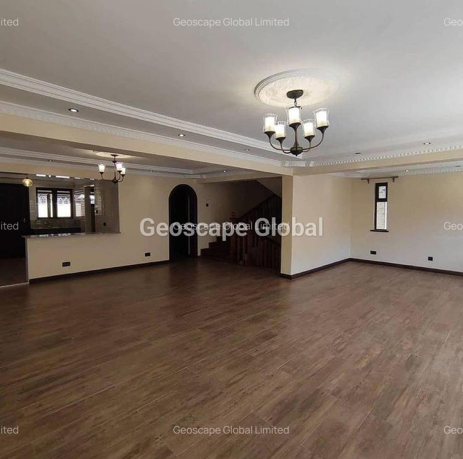 5 Bed Townhouse with En Suite in Lavington - 18