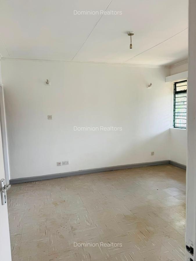4 Bed House with En Suite at David Osieli - 11
