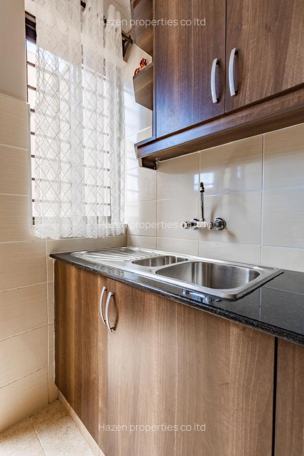 5 Bed Townhouse with En Suite at - 6