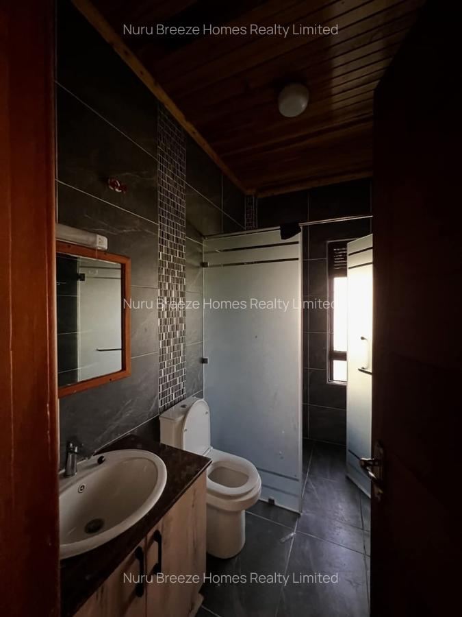 5 Bed Townhouse with En Suite in Runda - 11