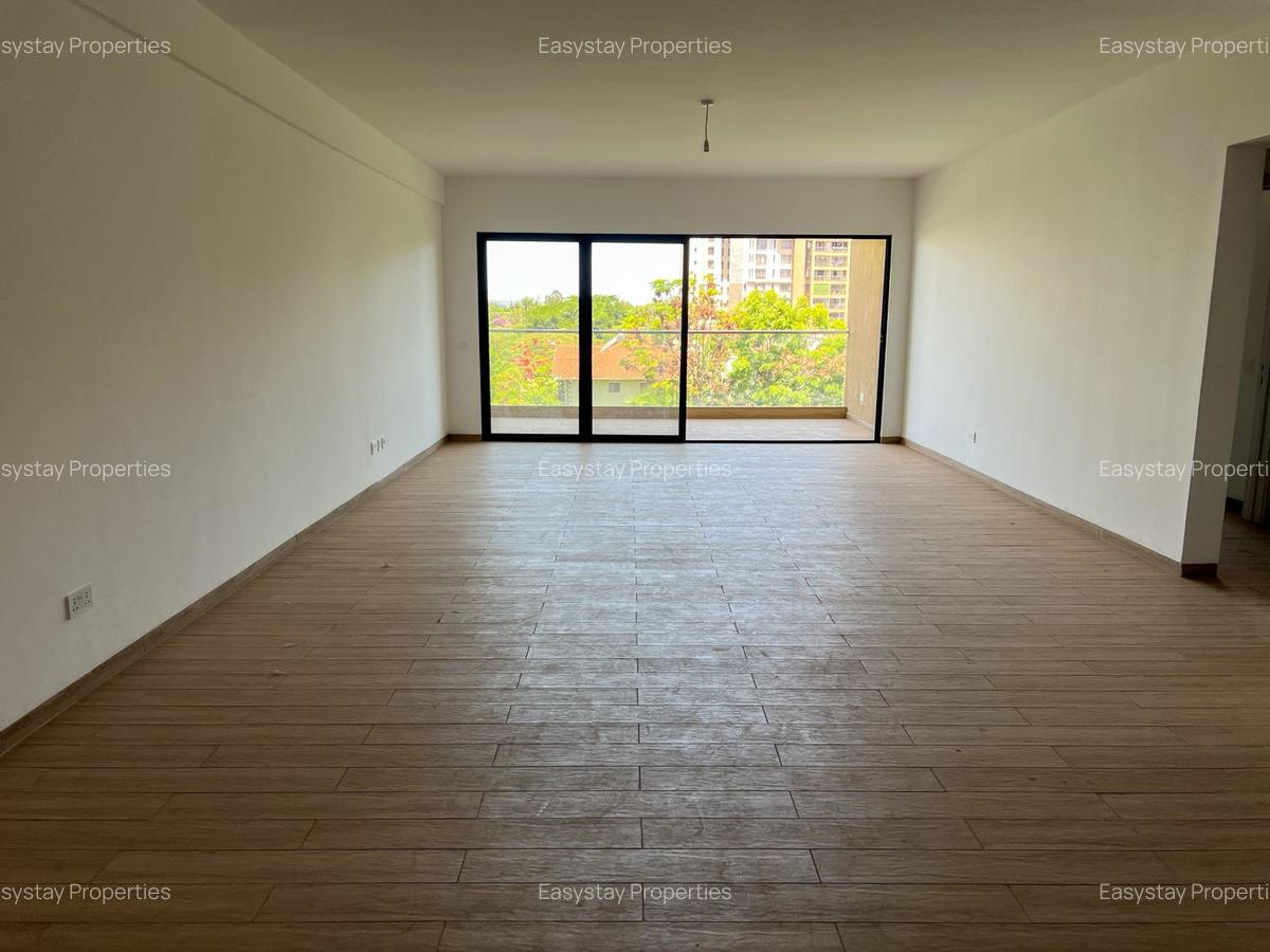 3 Bed Apartment with En Suite in Lavington - 2