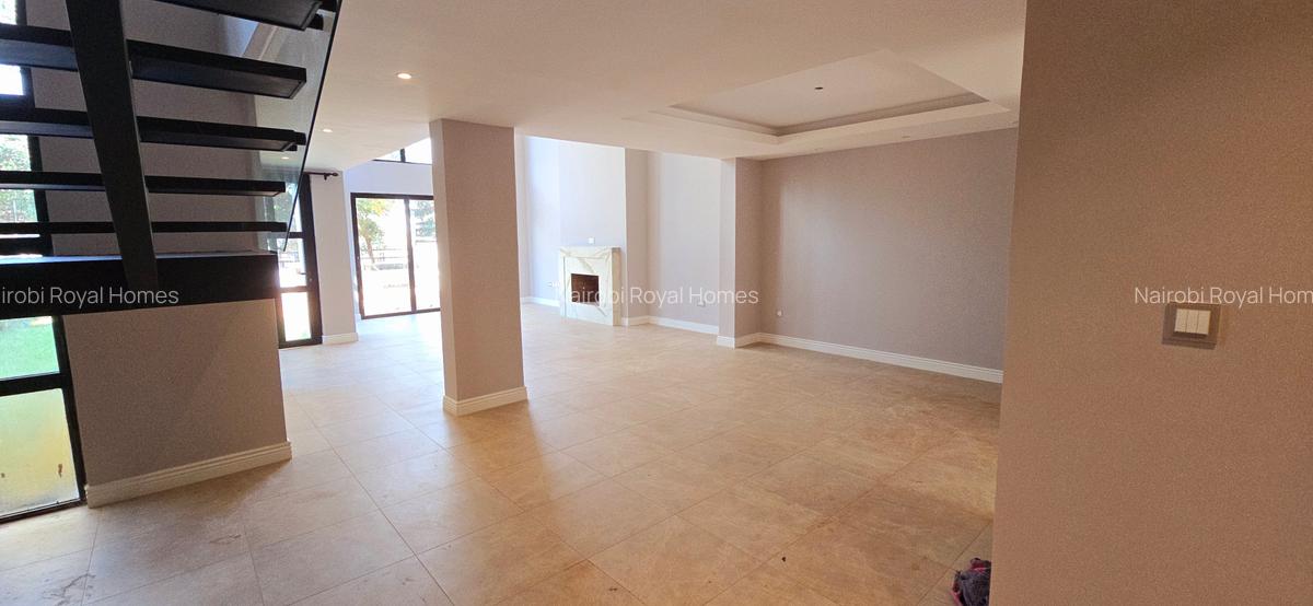 4 Bed House with En Suite at Palm Valley - 10