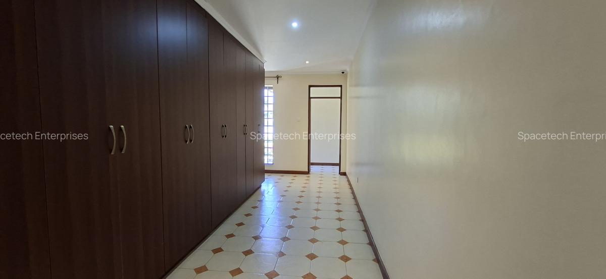 7 Bed House with En Suite in Runda - 13