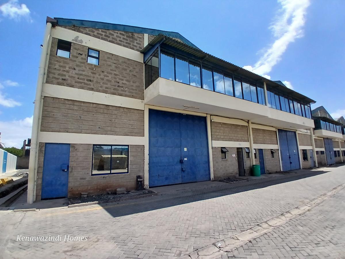 9,000 ft² Warehouse with Service Charge Included at Gateway Mall - 3