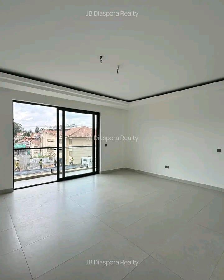 3 Bed Apartment with En Suite at Brookside Drive - 1