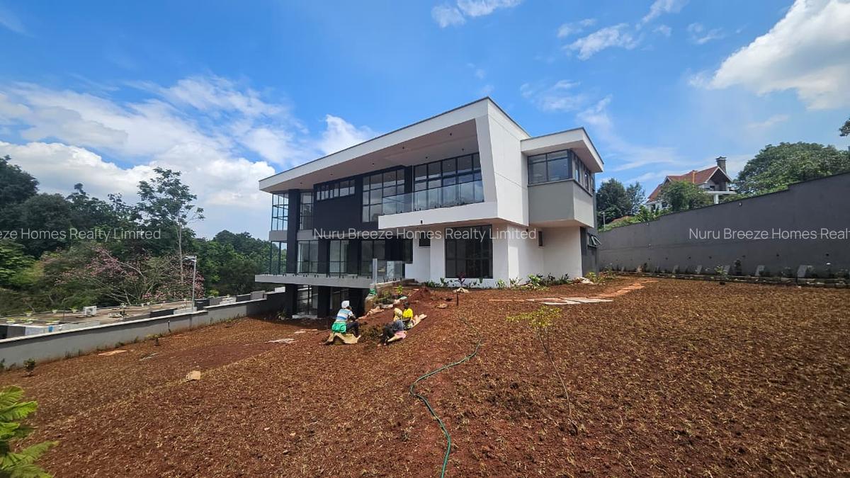 5 Bed House with En Suite in Nyari - 1