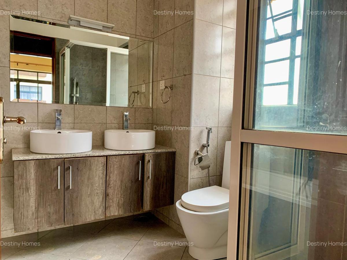 3 Bed Apartment with En Suite in Kilimani - 14