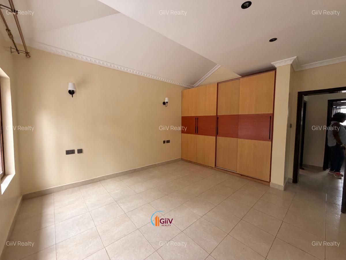 5 Bed House with Staff Quarters in Kitisuru - 16