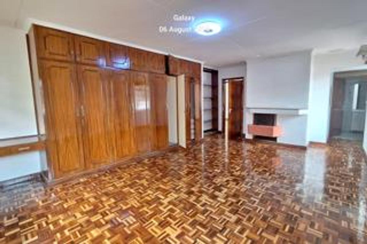 4 Bed Townhouse with En Suite at Lavington Green - 11