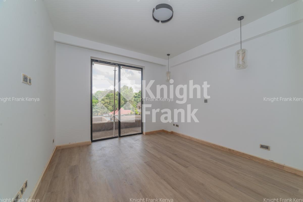 2 Bed Apartment with En Suite at Kirawa Road - 5