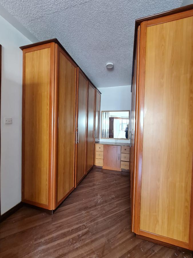 4 Bed Townhouse with En Suite at Brookside Drive - 14