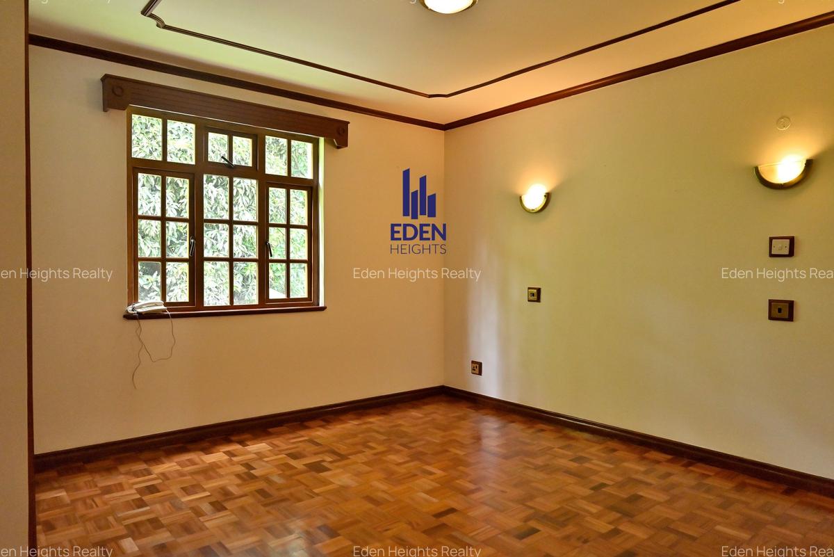 4 Bed Townhouse with En Suite in Lavington - 12