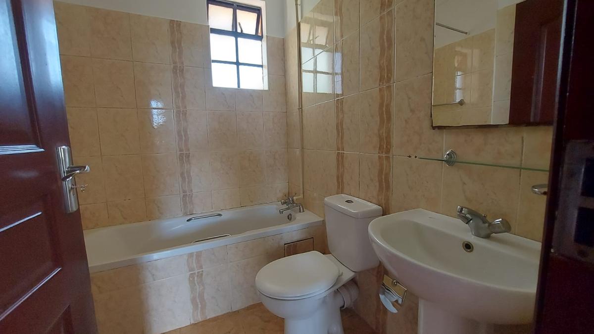 4 Bed House with En Suite at Fourways Junction - 14