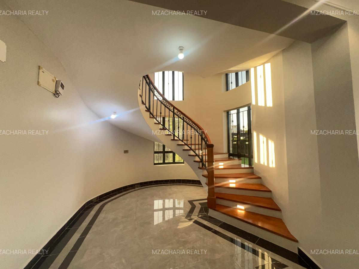 5 Bed Townhouse with Staff Quarters in Runda - 12