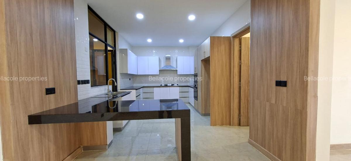 4 Bed Apartment with Swimming Pool in Spring Valley - 12