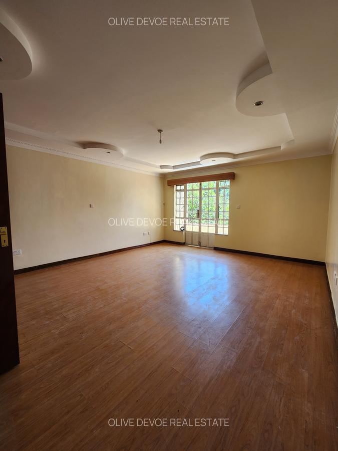 4 Bed Townhouse with En Suite in Lavington - 11