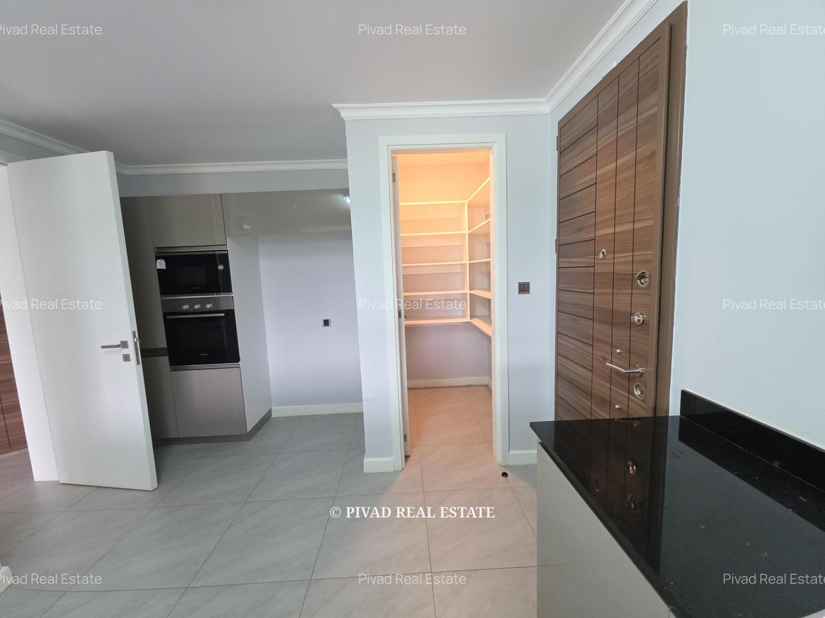 4 Bed Townhouse with Swimming Pool in Runda - 2