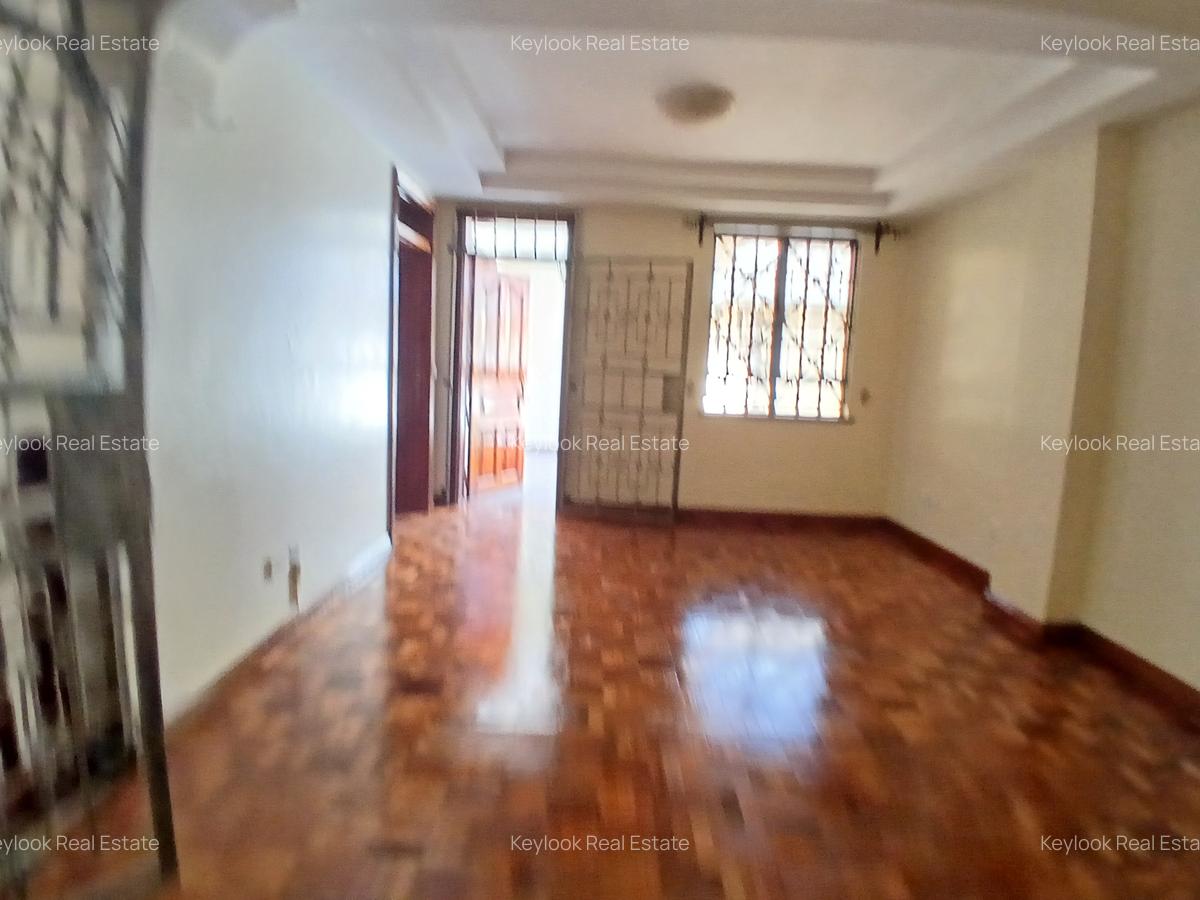 5 Bed Townhouse with En Suite at Lavington - 11