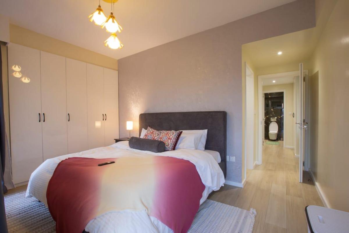 Serviced 2 Bed Apartment with En Suite at Riverside - 15